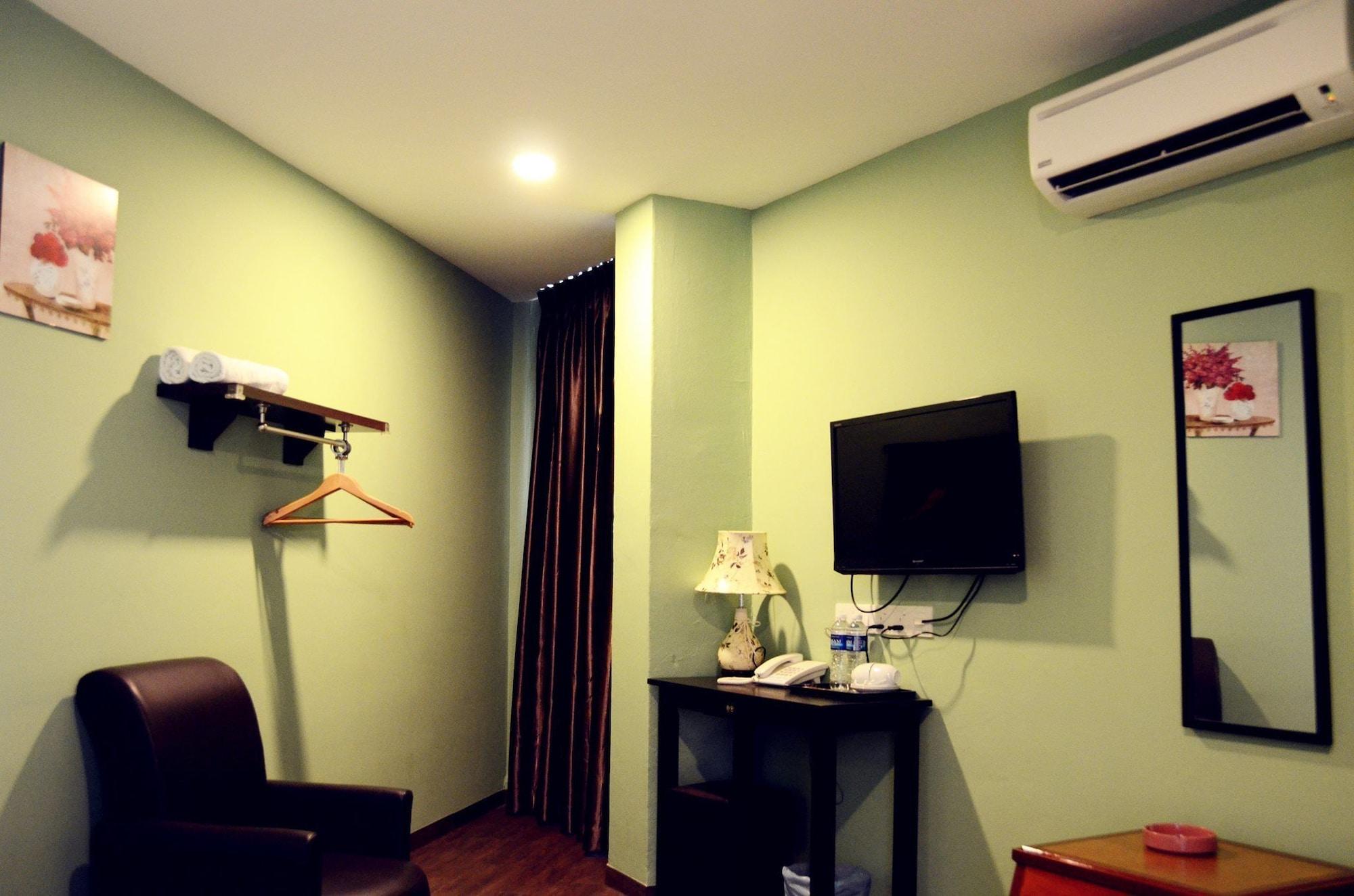 Hotel Sri Rembia Малакка Экстерьер фото