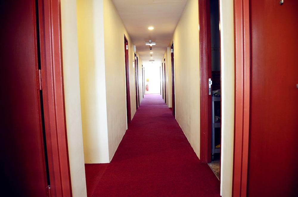 Hotel Sri Rembia Малакка Экстерьер фото