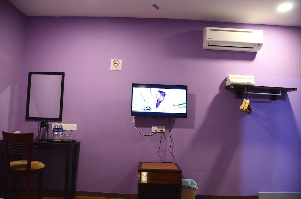 Hotel Sri Rembia Малакка Экстерьер фото